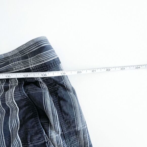 Tommy Bahamas Mens Flat Front Silk Blend Shorts Plaid Black Gray Size 38 - Picture 5 of 9